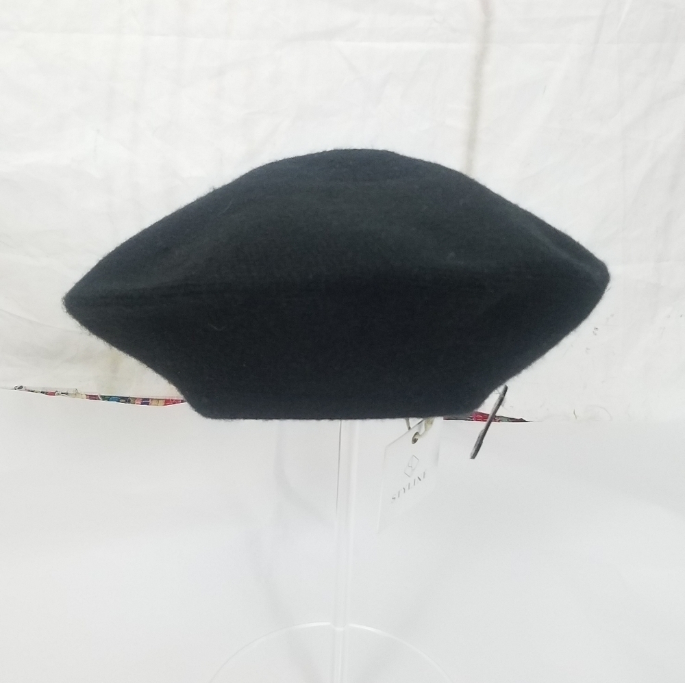 Skyline knit beret black hat